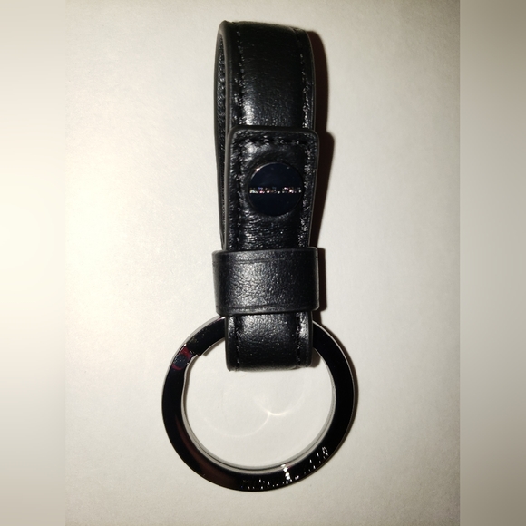 Michael Kors Billfold Wallet with Keychain - Picture 3 of 5